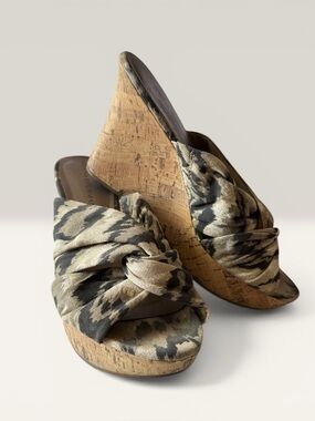 Dana Buchman Women’s Animal Print Knot-Front Cork Wedge Sandals in Black and Tan